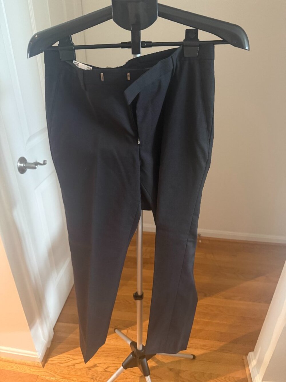 Hugo Boss black windowpane dress pants - size 30
